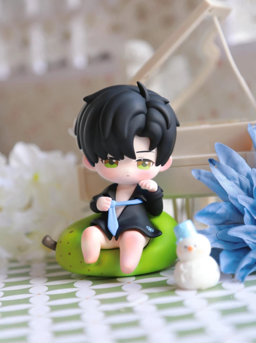 Love and Deepspace Sitting Chibi Figurine Collection